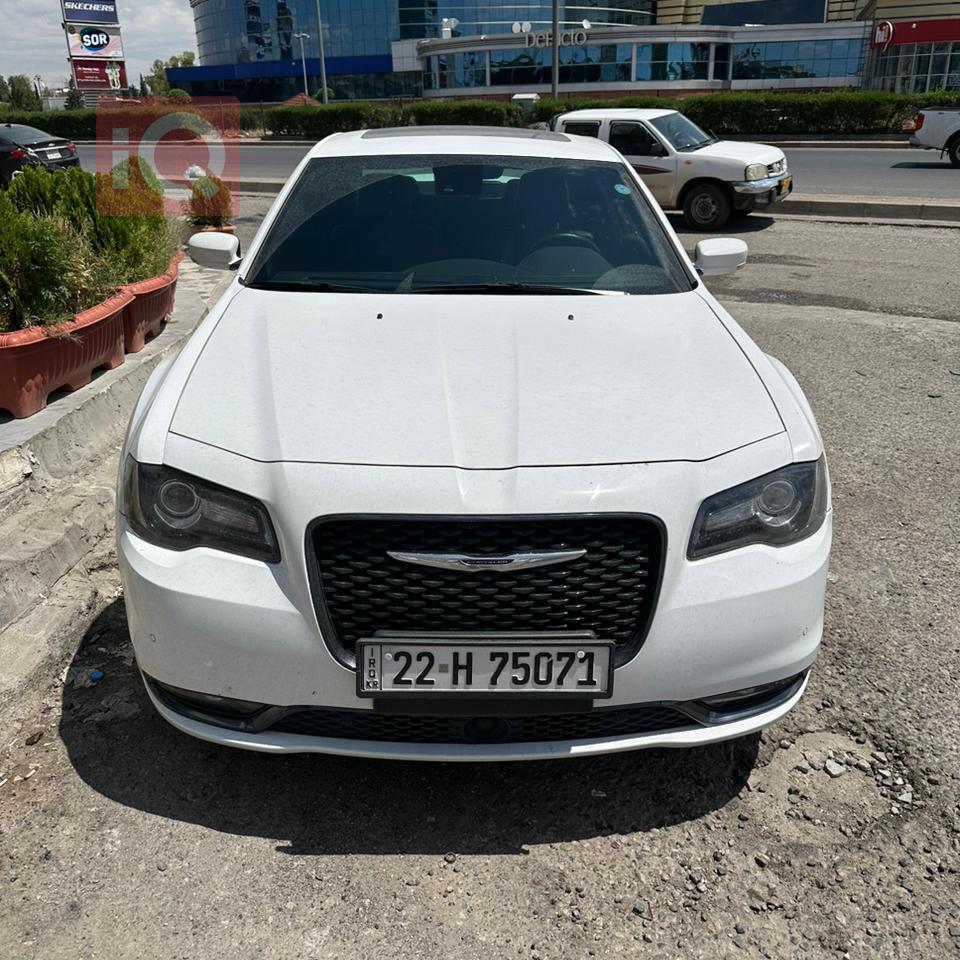کرایسلەر 300